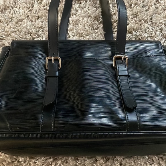 Louis Vuitton Epi Leather Segur MM handbag - Picture 9 of 10